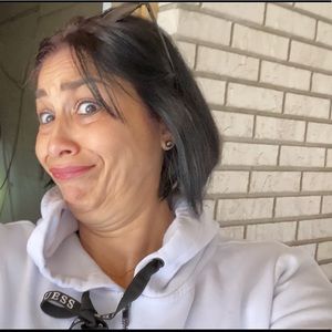 Meet your Posher, Dania